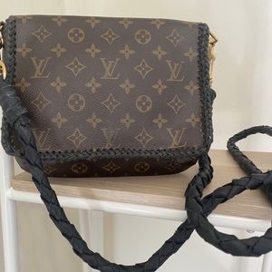 LOUIS VUITTON MUSETTE TANGO